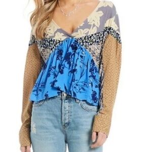 🦋Free People Multicolor V-Neck Blouse